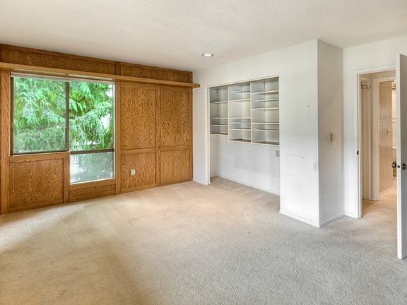 5th image of 401 100th Ave NE APT 326