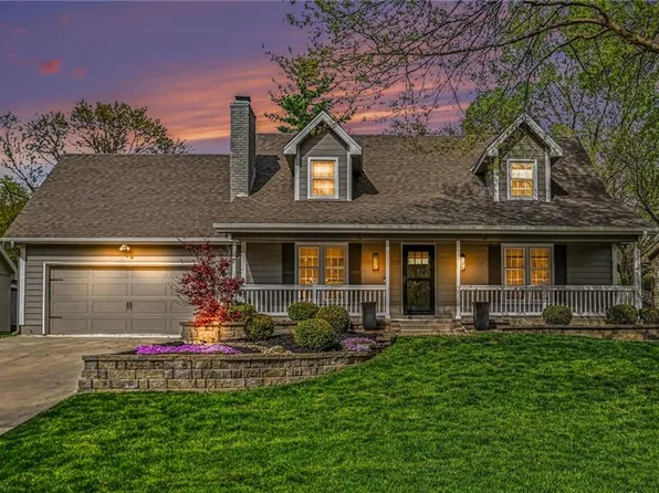 424 Brookside Ave, Liberty, MO 64068