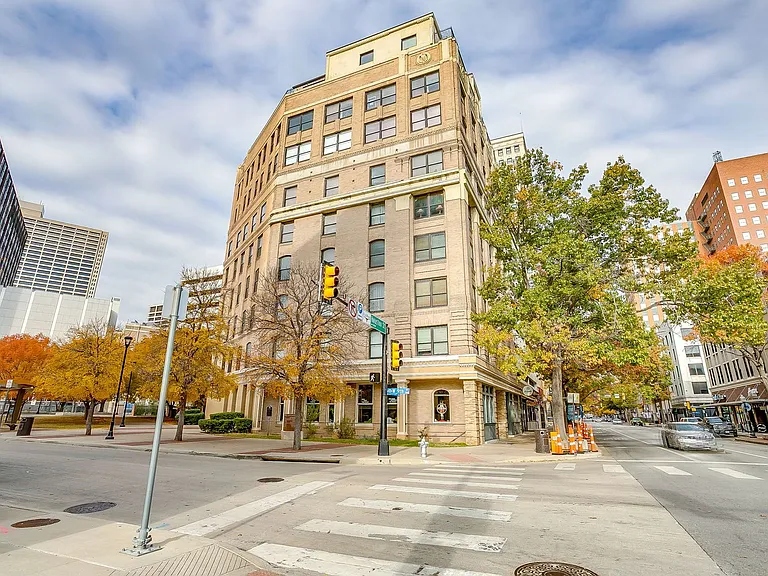 910 Houston St #301 — Photo 1