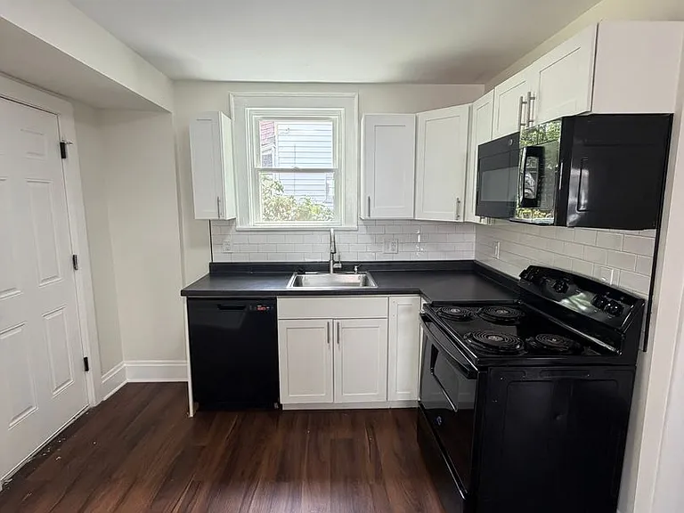 1202 E 20th Ave — Photo 8