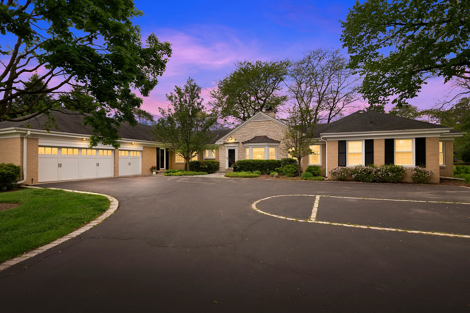 1920 E Circle Dr photo 1