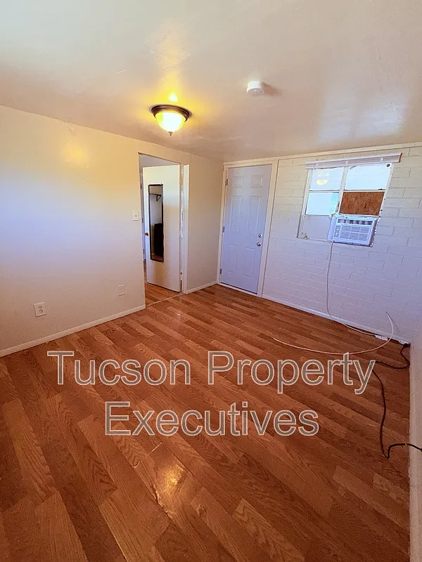 1 bed, 1.0 bath, 350 sqft, $850 — Photo 3
