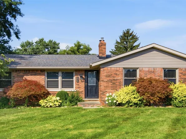 5060 Bernice Dr, Almont, MI 48003