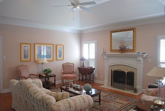 3rd image of 604 Warrington Pl