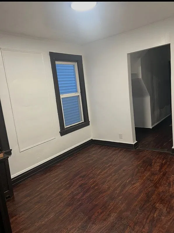 3 bed, 1.5 bath, 1196 sqft, $2,600 — Photo 2