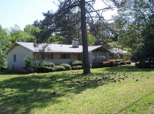 26 Thomas St, Toccoa, GA 30577