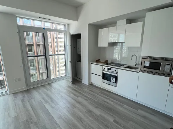 121 Saint Patrick St, Toronto, ON