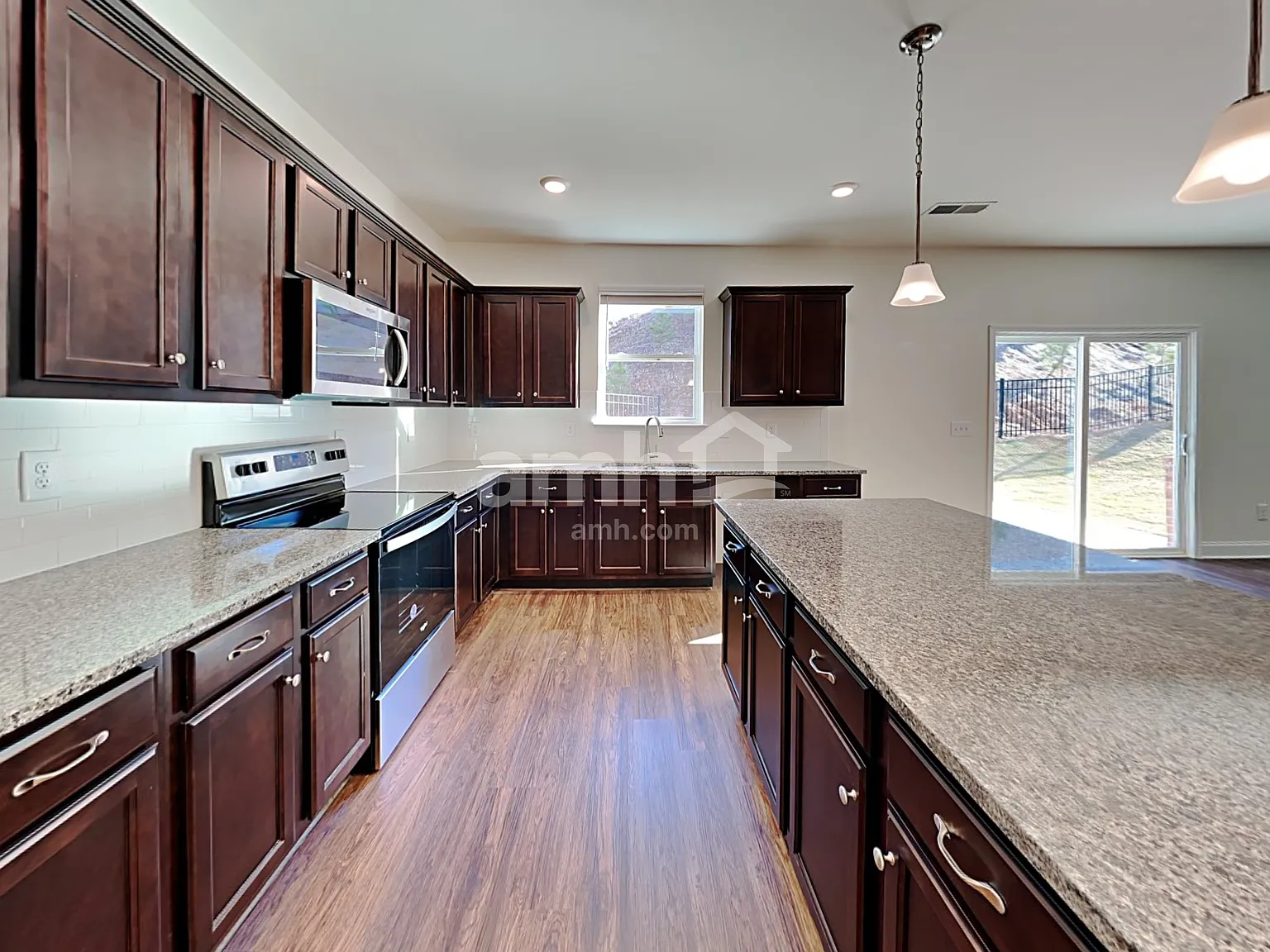 4 bed, 2.5 bath, 2449 sqft, $2,535 — Photo 3