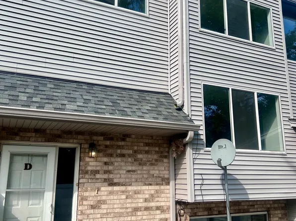 452 Park Ridge Ln Unit D, Aurora, IL 60504