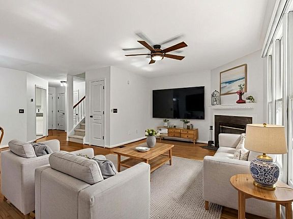 2nd image of 6026 Epping Forest Dr