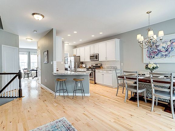 3rd image of 6485 Sutcliffe Dr