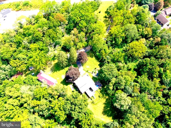 9105 Tomstown Rd, Waynesboro, PA 17268