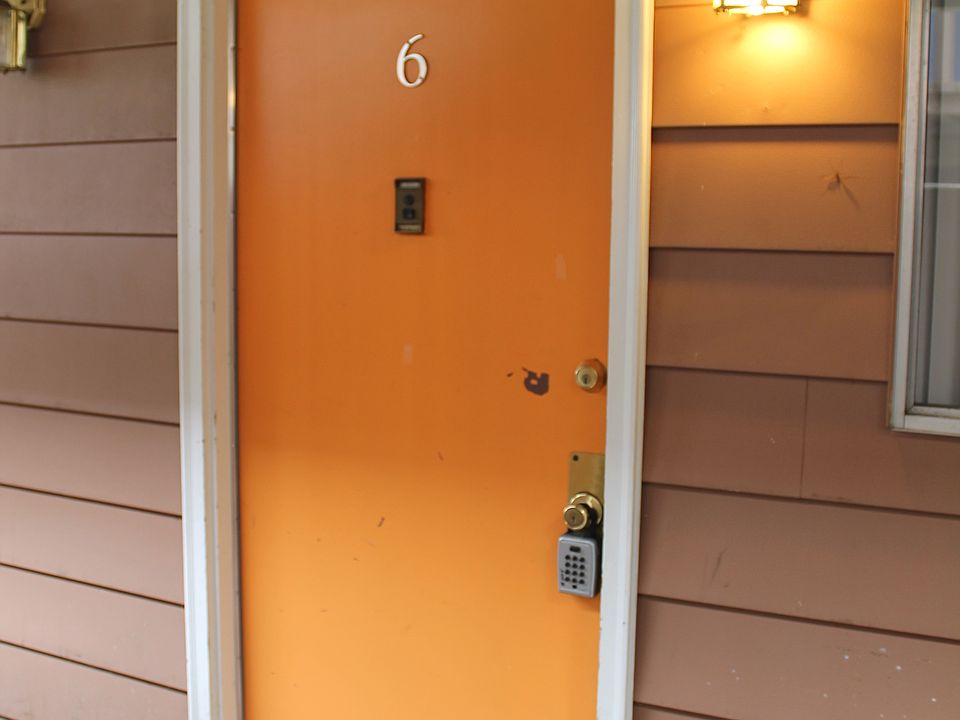 1st image of 1110 10th Ave