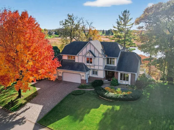 21272 Floral Bay Dr N, Forest Lake, MN 55025