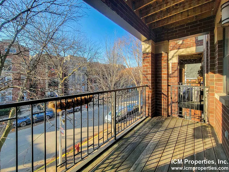 3241 N Kenmore Ave #3 — Photo 4