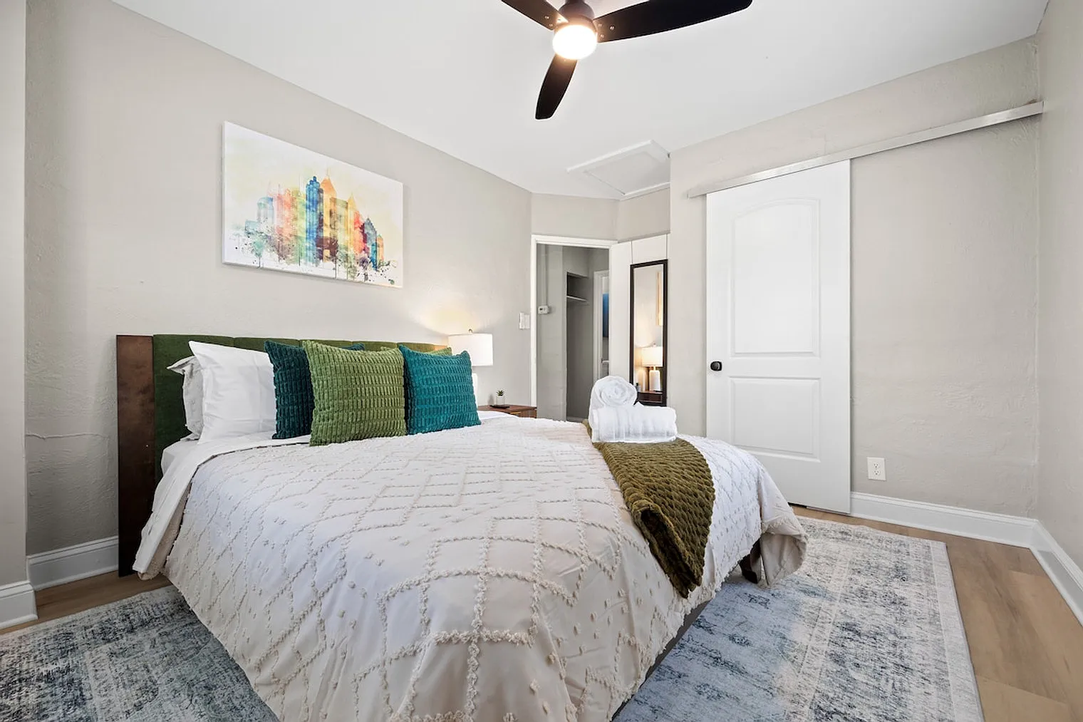 2 bed, 1.0 bath, $4,011 — Photo 3
