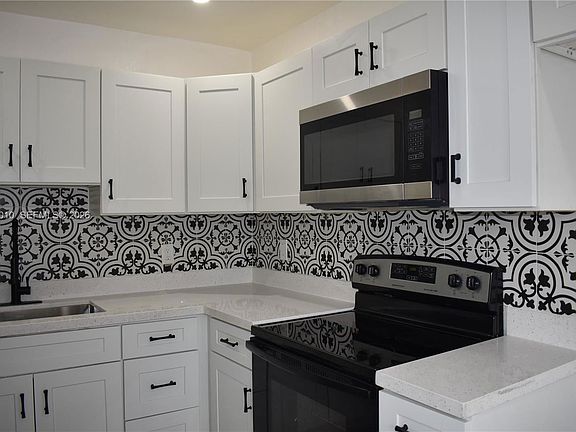 2nd image of 900 NW 8th Ave APT 3