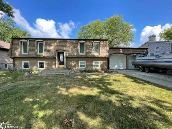 402 Orchard Ln, Clear Lake, IA 50428
