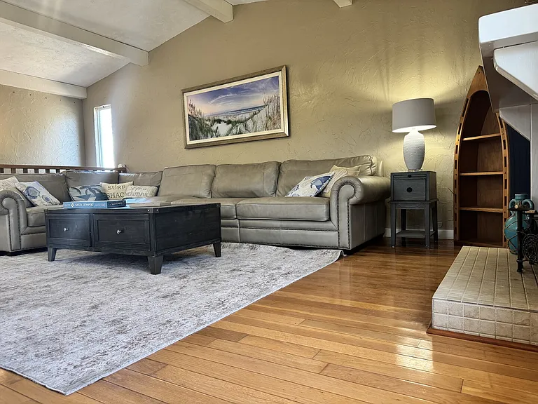 Magnolia Ave — Photo 16