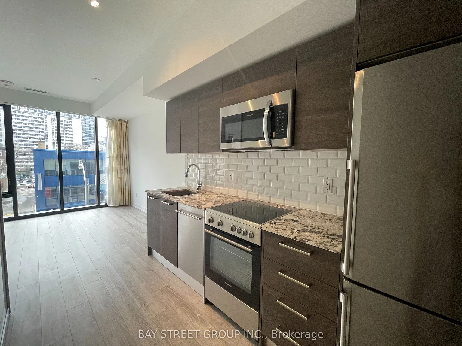 Vox Condominiums — Photo 3
