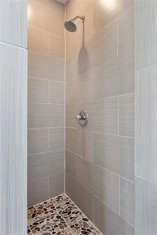 2327 Soniat St #B — Photo 11
