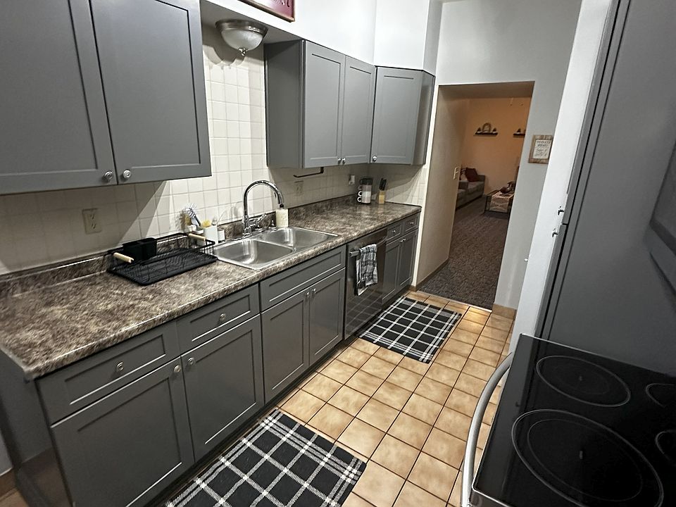 1st image of 526 Harriet St