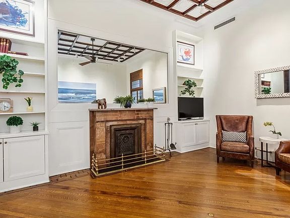 5th image of 50 E 80th St