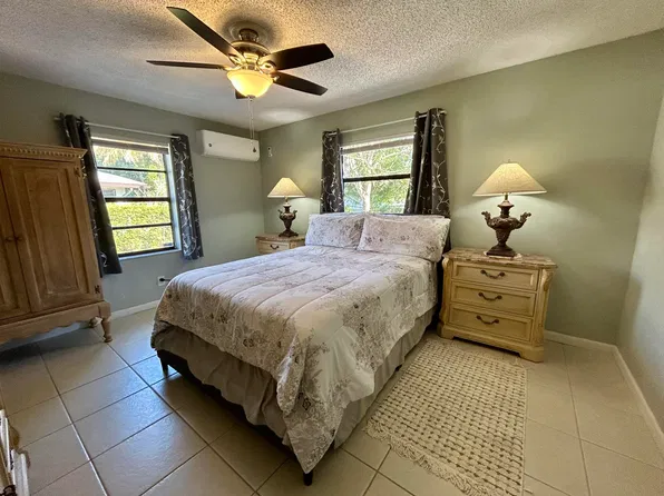 820 Lantern Tree Ln, Wellington, FL 33414