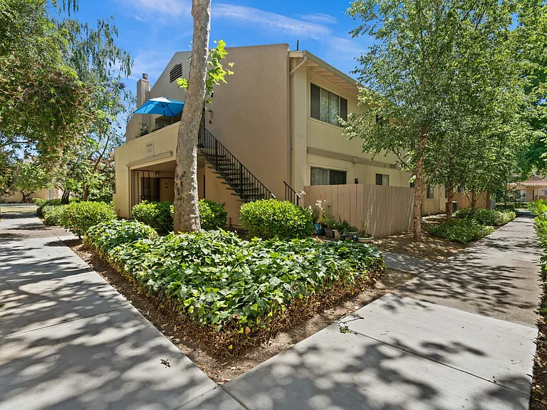 Plum Orchard Apartments — Photo 32