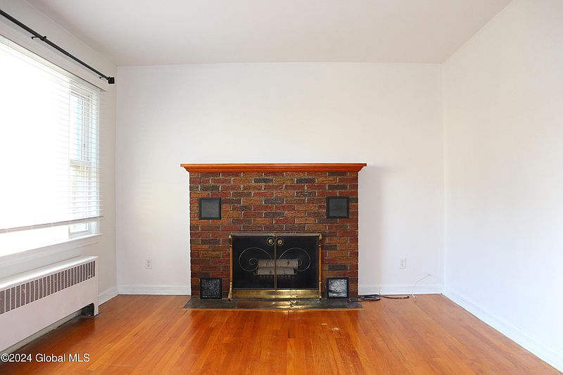4th image of 4 Puritan Drive