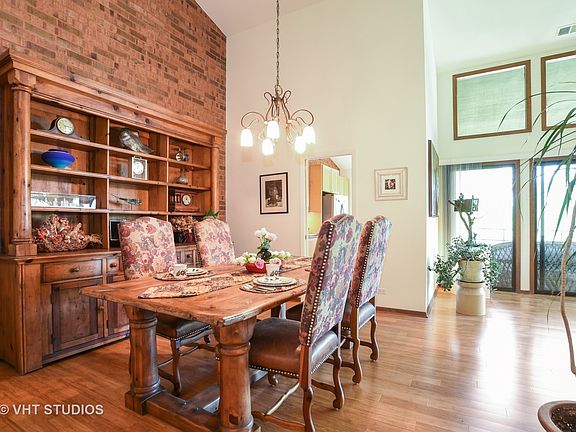 4th image of 1045 Deerfield Pl #1045