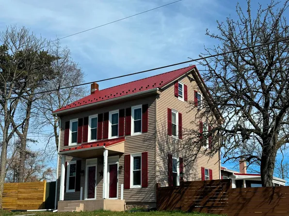 1081 W Swartzville Rd, Reinholds, PA 17569