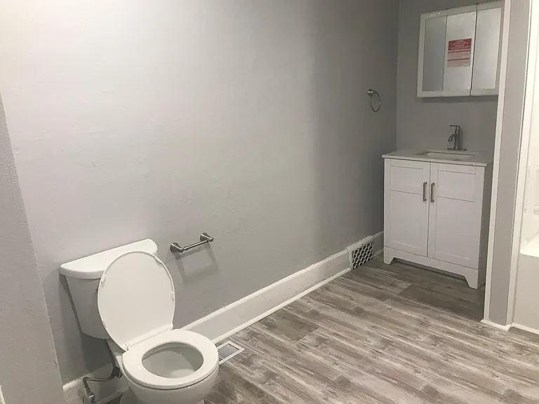 109 Drake Rd — Photo 12