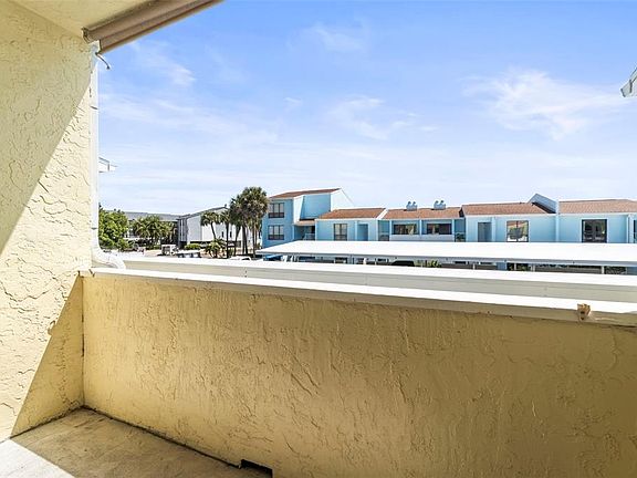 3rd image of 1 Windrush Blvd APT 24