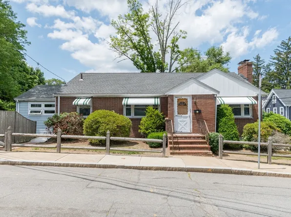 1 Dedham St, Hyde Park, MA 02136