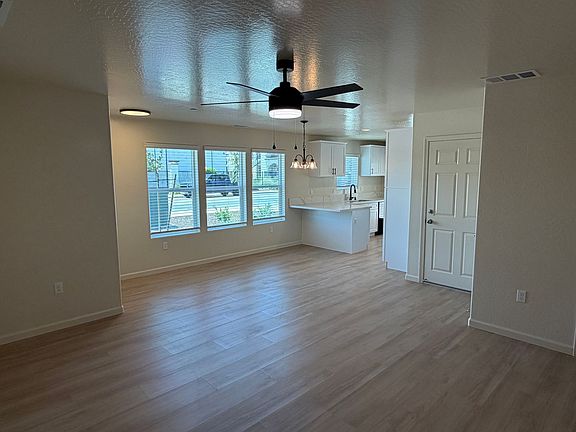 2nd image of 1096 Glass Ave