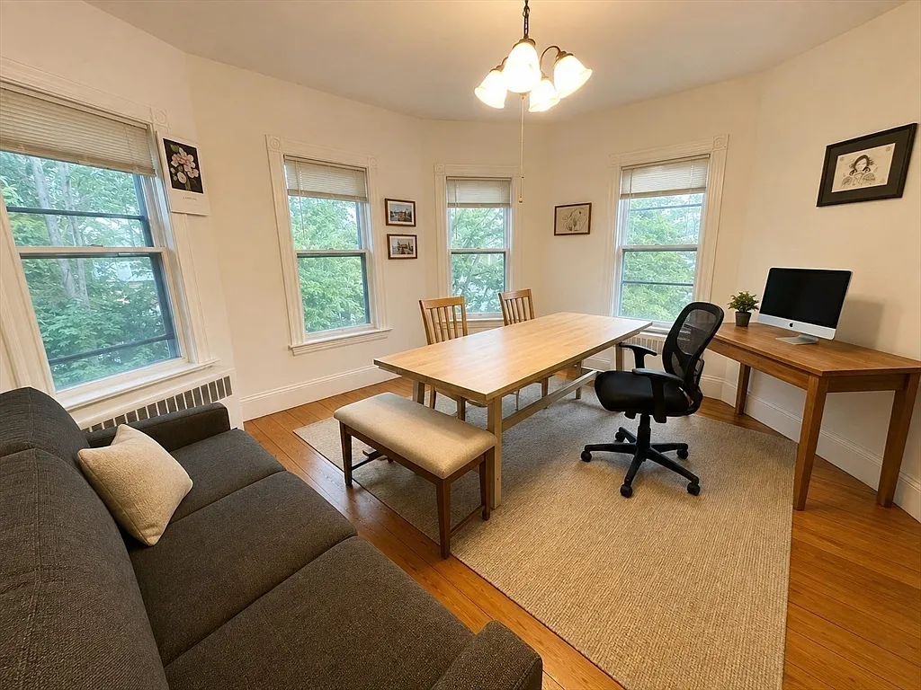 4 bed, 1.0 bath, 1524 sqft, $5,000 — Photo 2