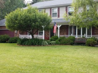 822 Twisted Oak Ct, Algonquin, IL 60102