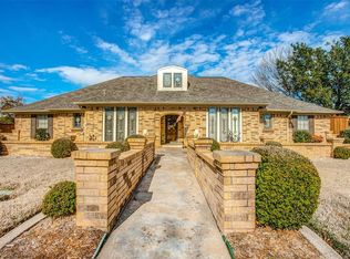340 Charleston Pl, Hurst, TX 76054