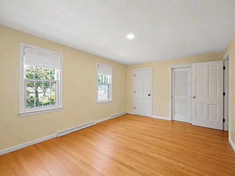 84 Brewster Rd — Photo 10