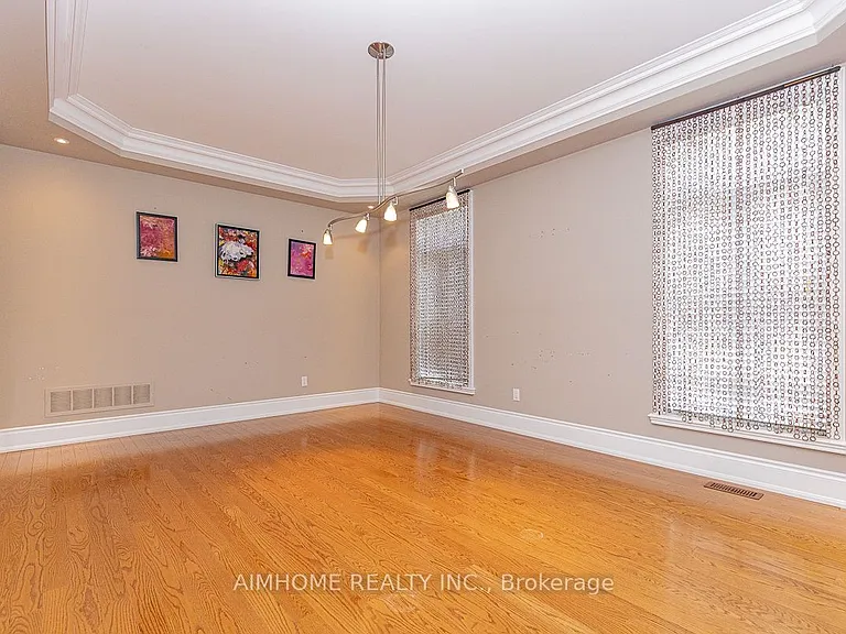 395 Princess Ave — Photo 7