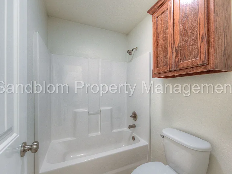 10418 S James St — Photo 23