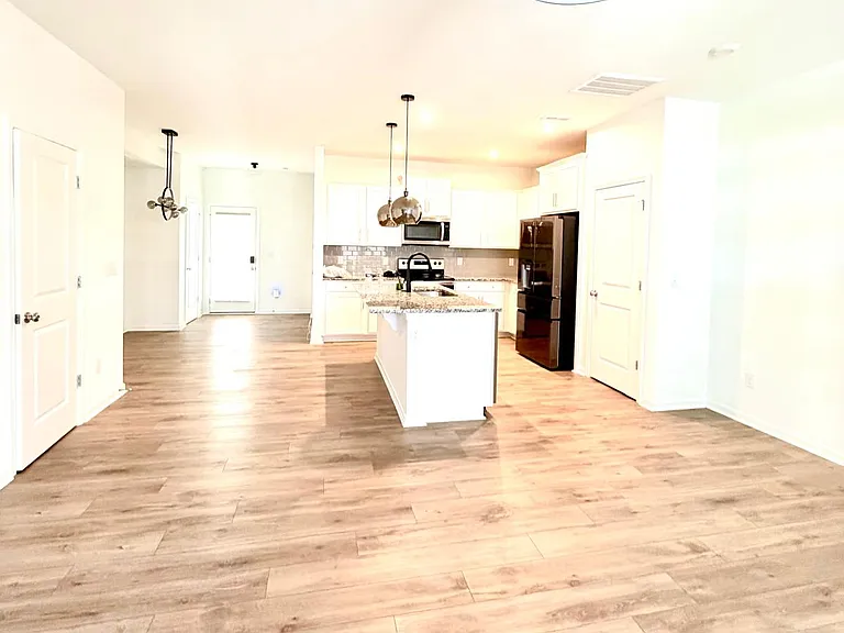 10312 Guardian Dr — Photo 4