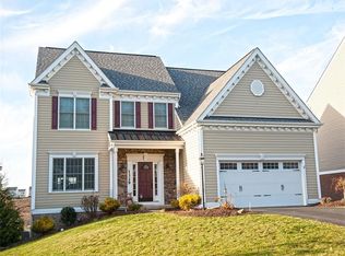 1329 Maplewood Cir, Washington, PA