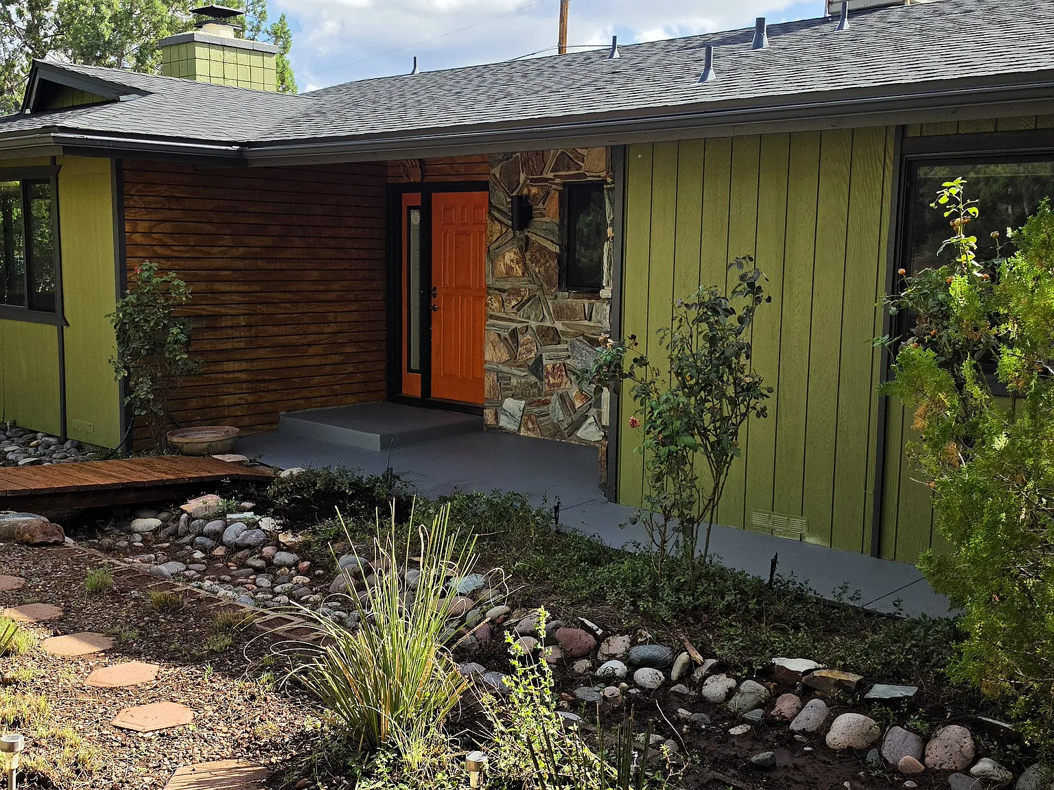 3 bed, 1450 sqft, $3,300 — Photo 3