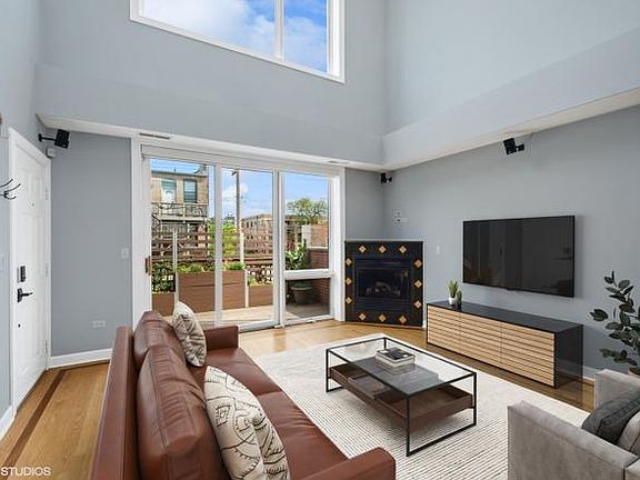 4th image of 2000 W Race Ave APT 2E