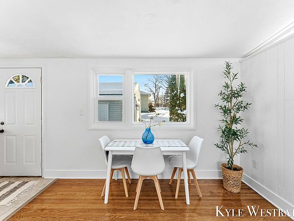 5th image of 3144 Kensboro Ave NE