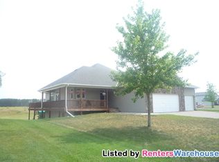 912 Bellaire Blvd NW, Isanti, MN 55040