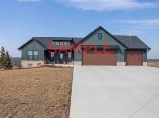 14365 Keegan Ct, Dubuque, IA 52002