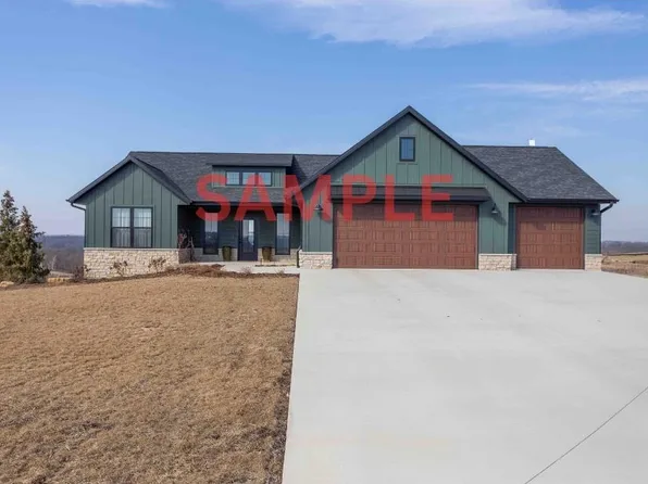 14365 Keegan Ct, Dubuque, IA 52002